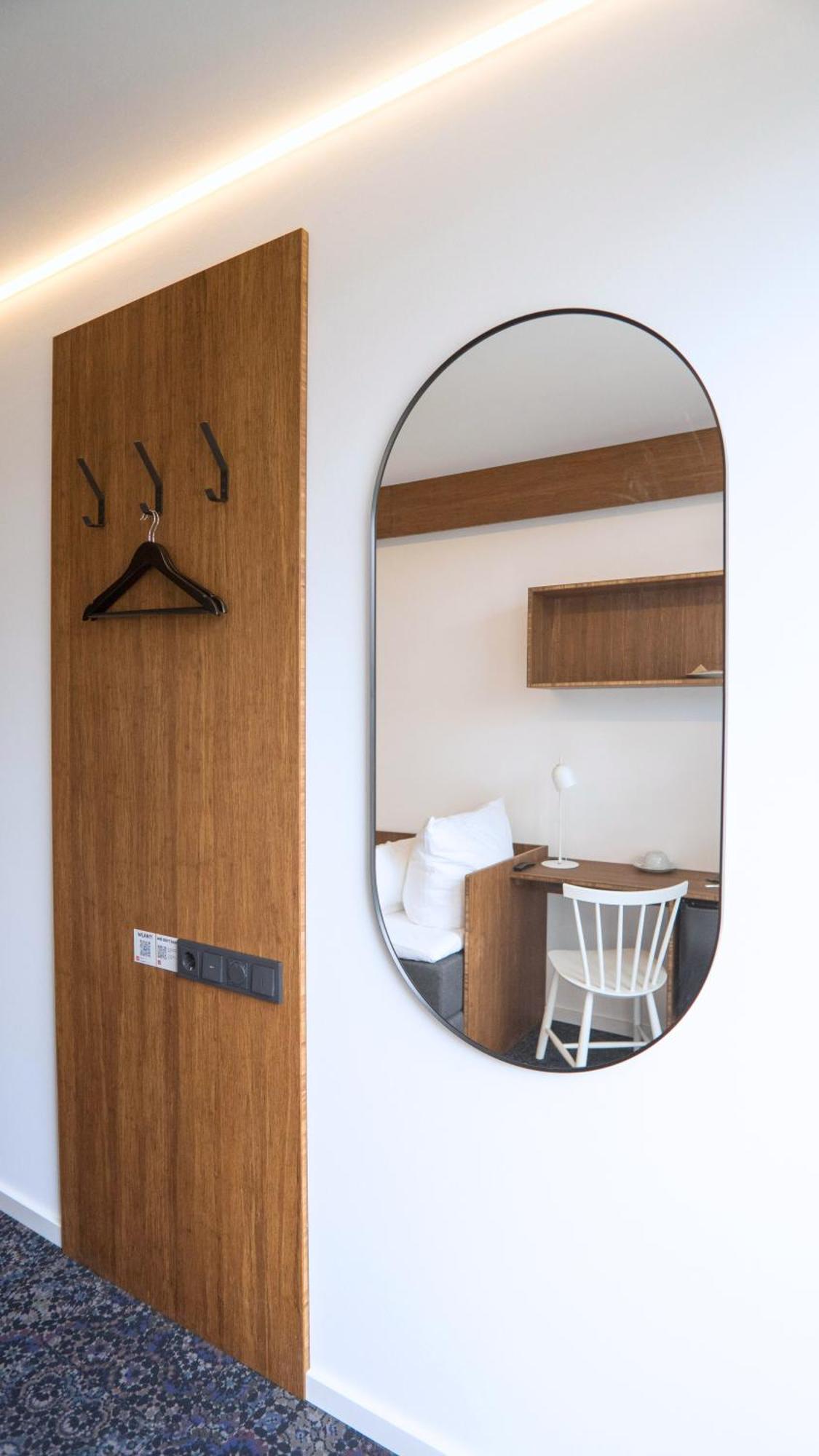 Tin Inn - Heinsberg - Das Hotel Aus Hochwertig Ausgebauten Ueberseecontainern Zewnętrze zdjęcie