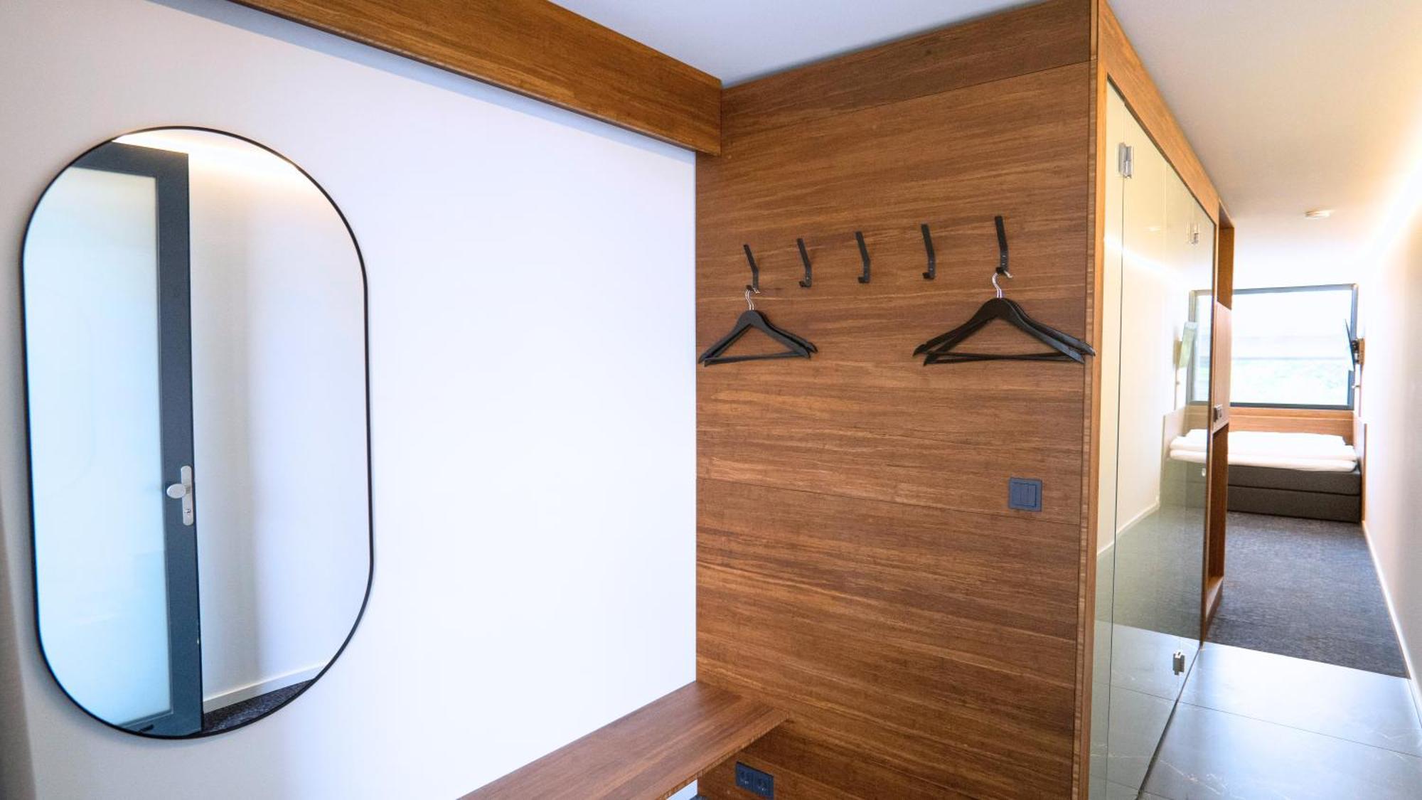 Tin Inn - Heinsberg - Das Hotel Aus Hochwertig Ausgebauten Ueberseecontainern Zewnętrze zdjęcie